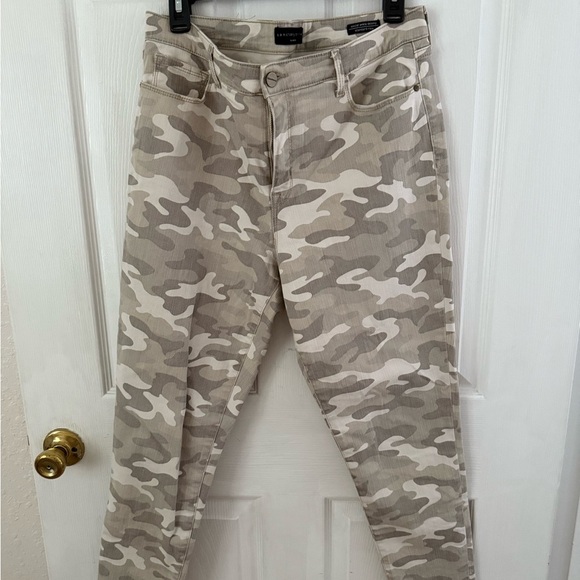 Sanctuary Camouflage Skinny Jeans - Picture 1 of 3